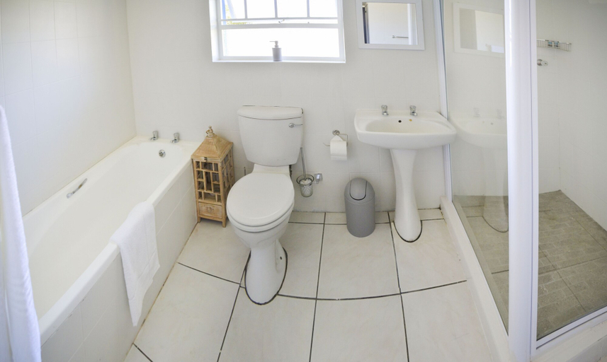 Bathroom, Addo Adventure House, Nelson Mandela Bay