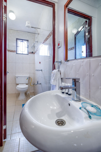 Bathroom 3, Javilla Eagles Safari Guest House, Embakasi East