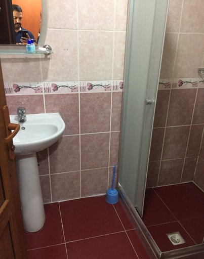 Bathroom 5, Sadikoglu Oteli, Merkez