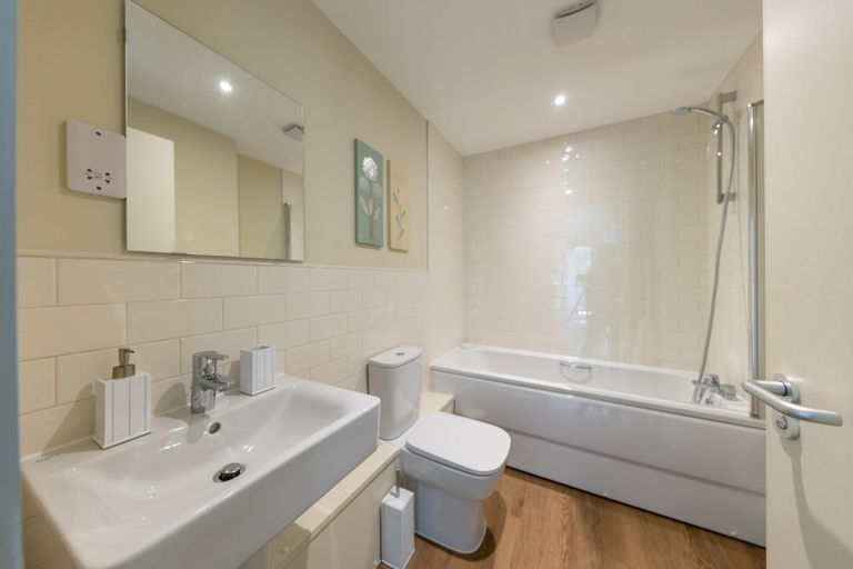 Bathroom, Apartment 8 Isabella House Hereford, Herefordshire