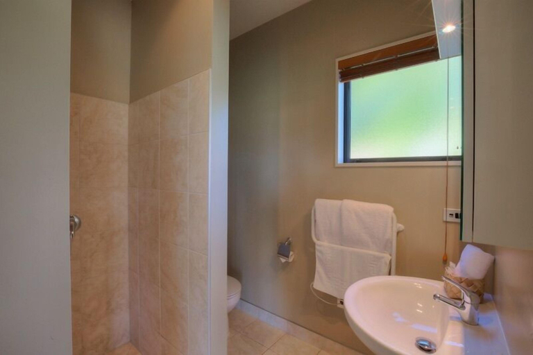 Bathroom 3, Heritage Villa 10, Queenstown-Lakes