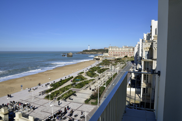 Exterior & Views 14