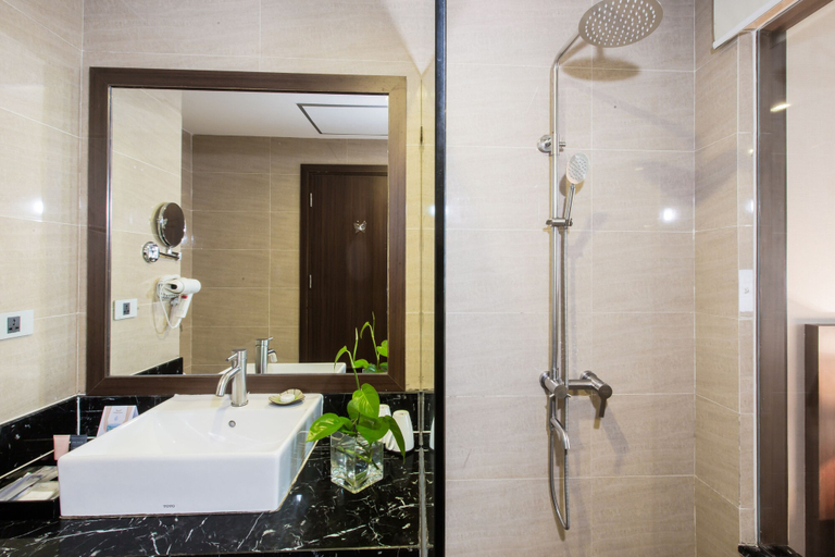 Bathroom 5, Muong Thanh Grand Hoang Mai Hotel, Quỳnh Lưu