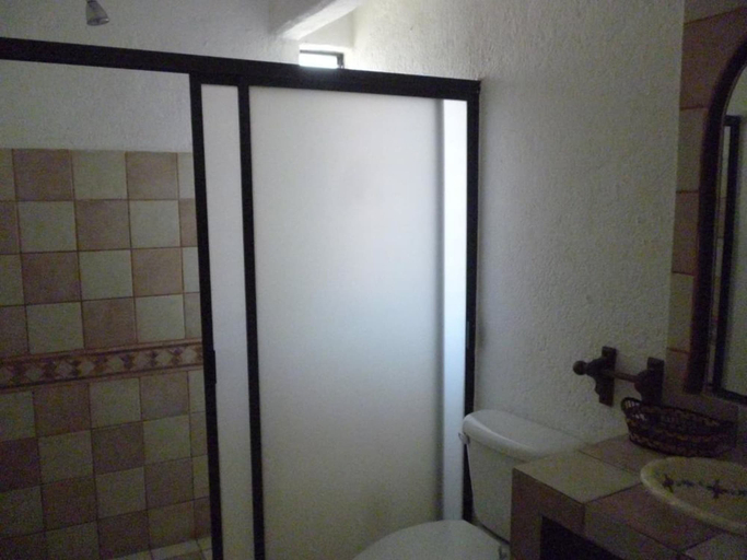 Bathroom 3, Casa Vieja, Dist. Pochutla