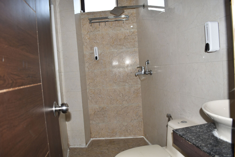 Bathroom 3, Tapasthali By Meera Hotels, Garhwal