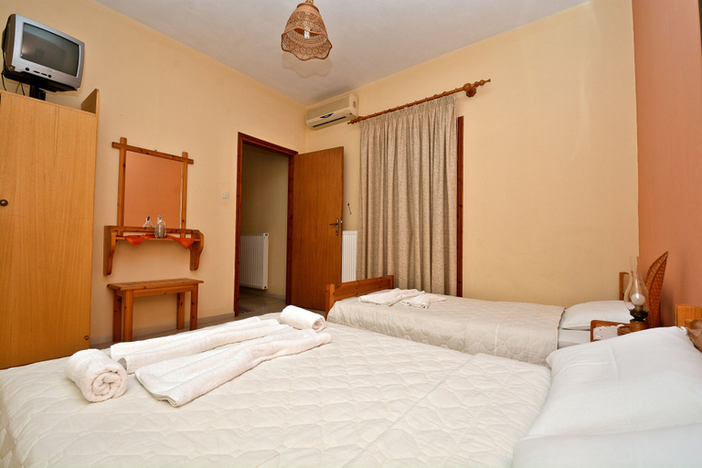 Bedroom 4, Nina Apartments, Thessaly
