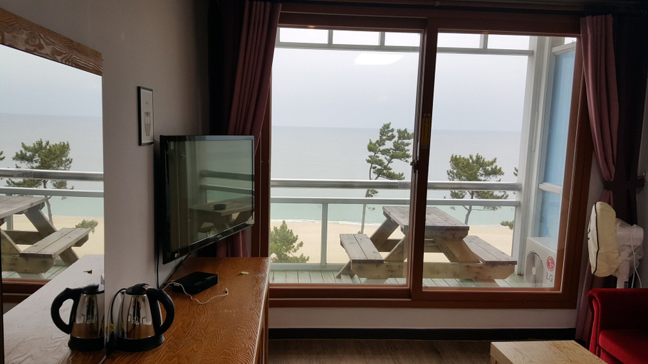 Others 5, Gyeongpo Time, Gangneung