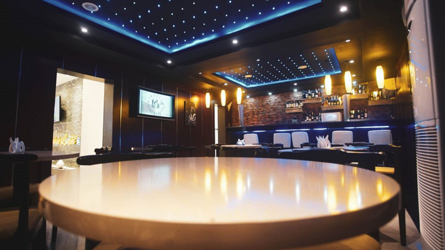 Food & Drinks 4, Pasadena Suites, Eti-Osa