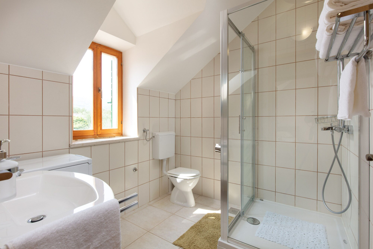 Bathroom 4, Villa Dubrava, Pučišća