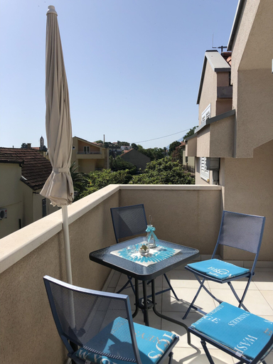 Others 5, Apartments SVI-MI, Gradac