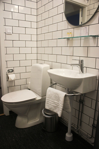 Bathroom 4, BriQ Hotell, Gullspång