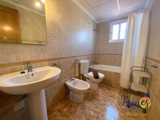 Bathroom 4, La Cinuelica R11 Grd Flr Overlooking Com Pool L111, Alicante