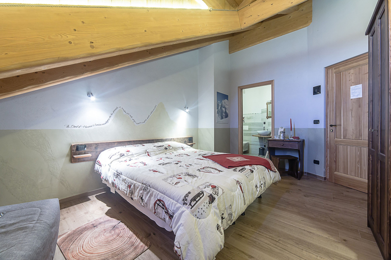 Bedroom 2, Alpe Rebelle, Aosta