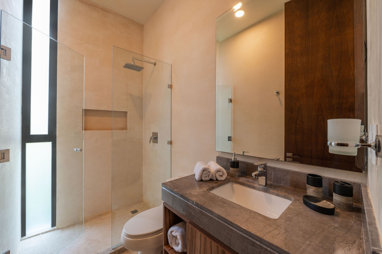 Bathroom 5, Two Bedroom Luxury Apartment by TuLuna, Cozumel