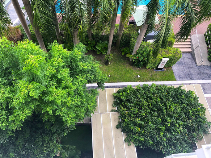 Exterior & Views 4