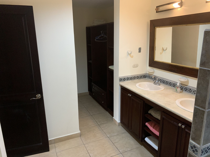Bathroom 3, Beachfront Jaco Condos - Fully Equipped - 6 Pax, Garabito