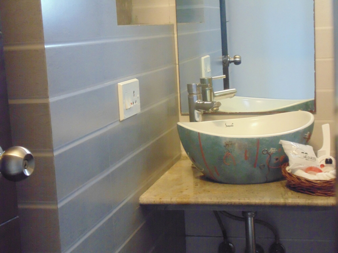 Bathroom 4, Tatvam Residency, South 24 Parganas