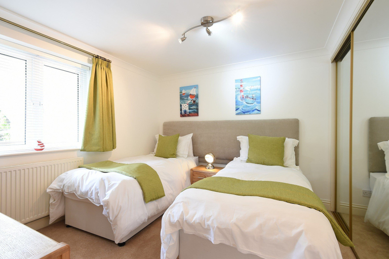 Bedroom 2, Halfway Tree, Cornwall