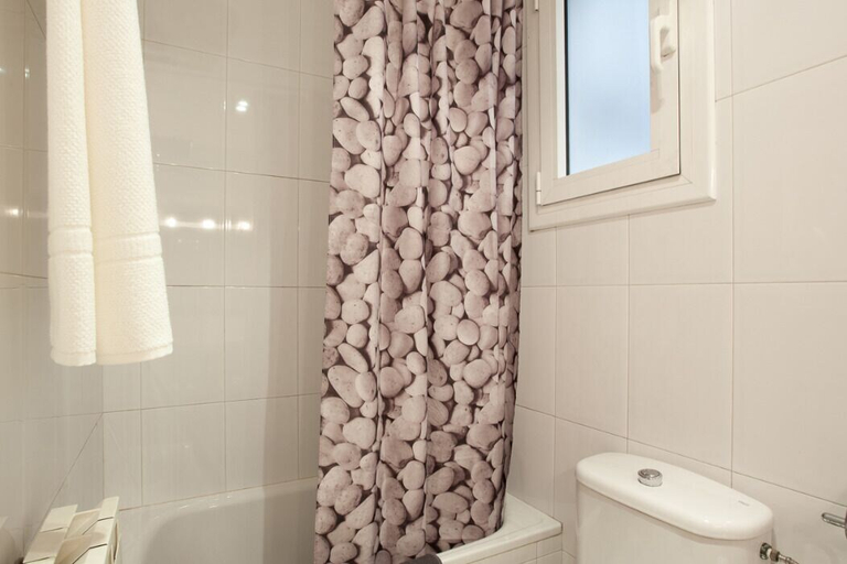 Bathroom 3, Beautiful Apartment Sagrada Familia, Barcelona