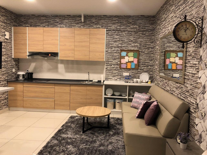 Others 5, Buff Evo Soho Bangi Sentral with NETFLIX & WiFi, Hulu Langat
