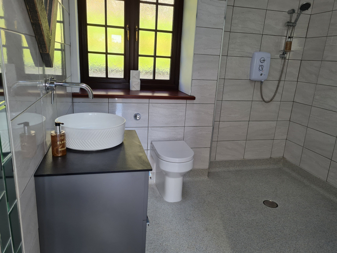 Bathroom, The Old Stables, Caerphilly