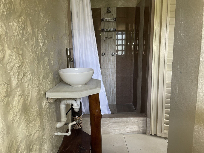 Bathroom 4, Green Fig Resort & Spa