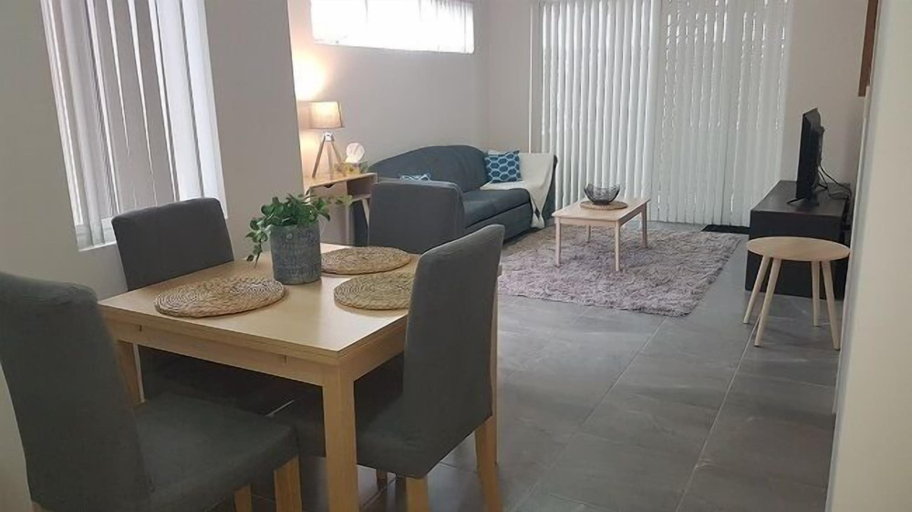 Others 5, Luxuary Apartment near Airport, Perth