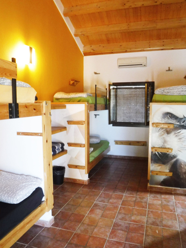 Bedroom 2, Tantaka - Albergue de los Meleses - Hostel, Huesca