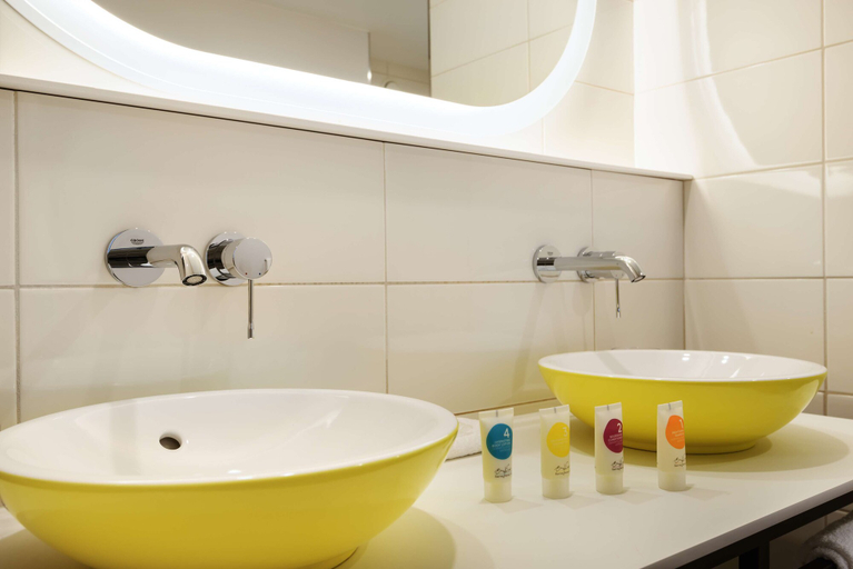 Bathroom 5, Hyatt Place Paris Charles de Gaulle Airport, Val-d'Oise