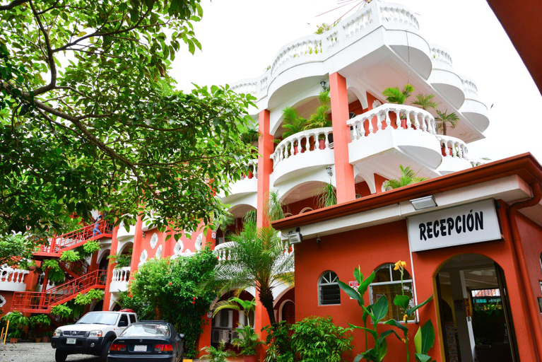 Exterior & Views 2, Hotel Le Priss Inn, Aguirre