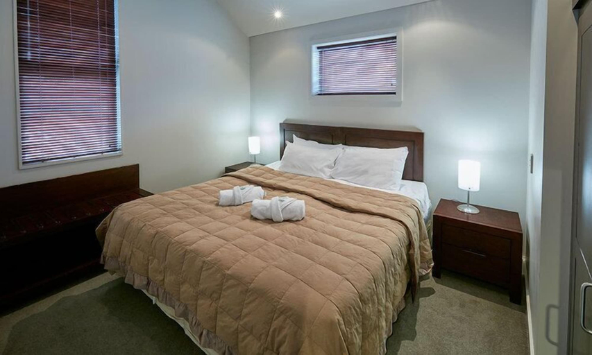 Bedroom 4, Alpine Village - Lake Edge Studio Apartment, Queenstown-Lakes