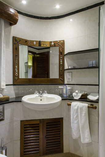 Bathroom 4, Mara Serena Safari Lodge, Kilgoris