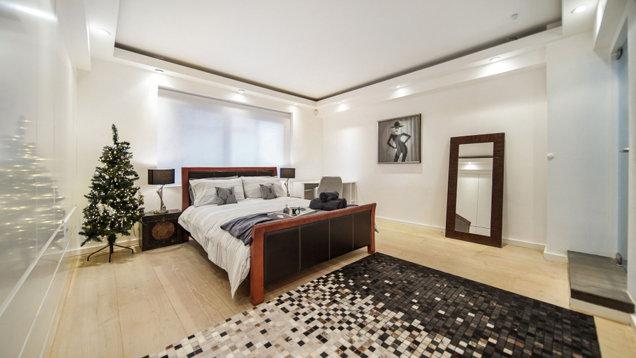 Bedroom 3, Exquisite 2400sqft 3 Bed Brick Lane Pad, London
