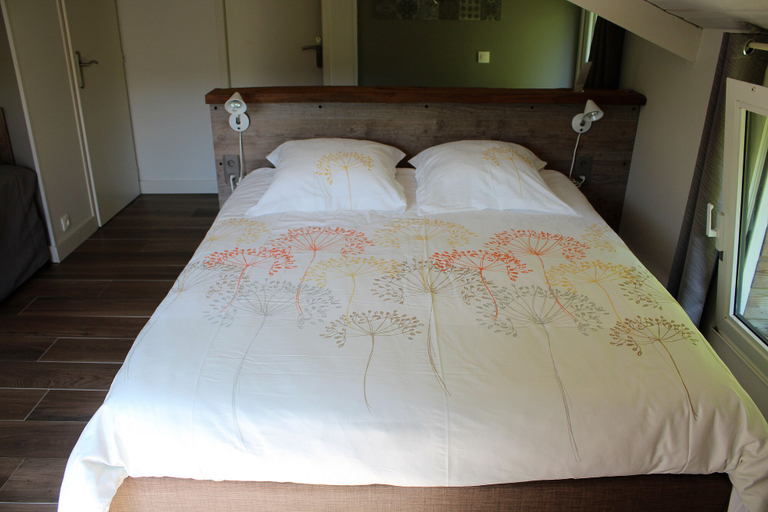 Bedroom 4, Moulin Pont Vieux - Chambres d'Hôtes, Vendée