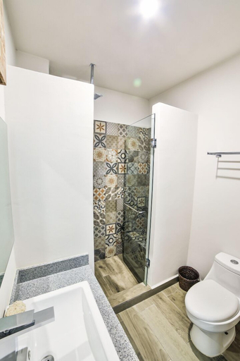 Bathroom 4, IK Zama 04, Cozumel