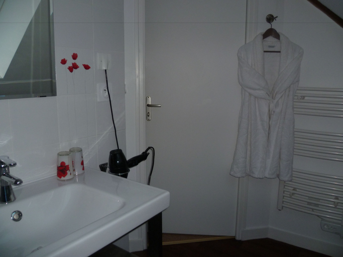 Bathroom 5, Chambre d'hôtes La Métairie à Domloup, Ille-et-Vilaine