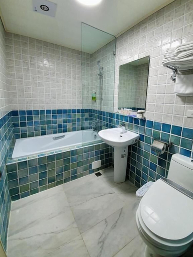 Bathroom 3, The Hermit Inn, Taichung