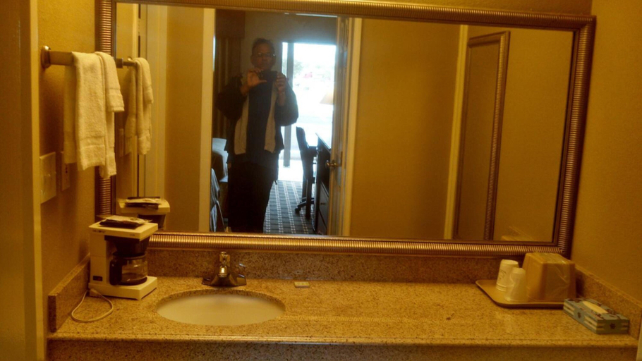 Bathroom 3, Relax Inn, Saint Francis
