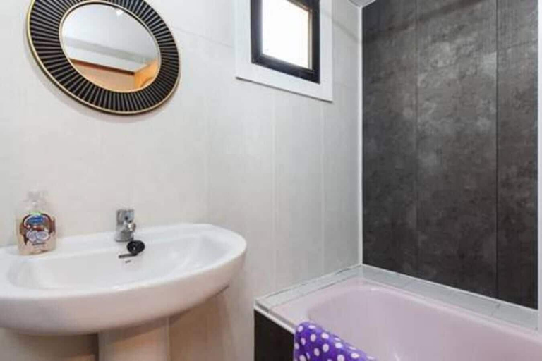 Bathroom 4, Roquetas Beach Apartment, Almería