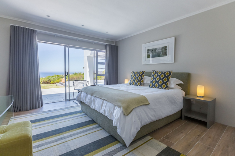 Bedroom 3, Pansy Shell, Eden