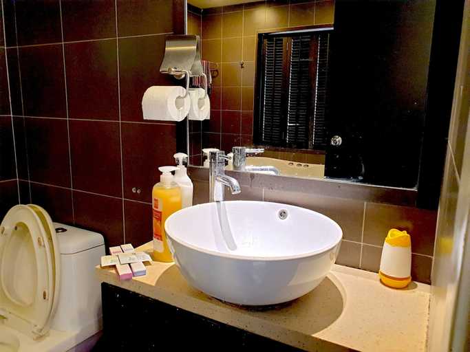 Bathroom 4, Gold Coast Morib - Sepang Water Themepark, Kuala Langat