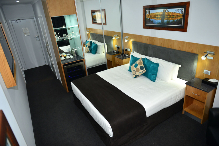 Bedroom 2, Waikerie Hotel Motel, Loxton Waikerie - West