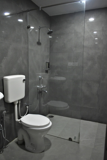 Bathroom 3, Annandam Inn-Hotel Anand, Seoni