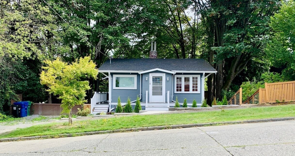 Exterior & Views, Phinneywood Basement Hideaway - Zoo meets Lake, Seattle