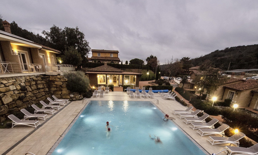 Sport & Beauty 5, Residence con piscina a Monteverdi, Pisa