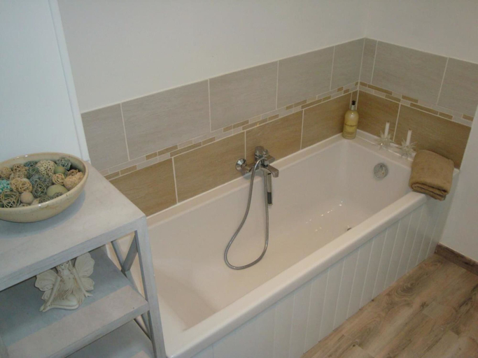 Bathroom 5, La Maison Catalpa - Chambre d'hôtes, Dordogne