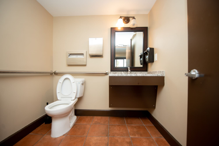 Bathroom 4, Casa Bella Inn - Huntington Park, Los Angeles