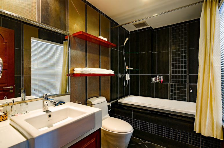 Bathroom 4, Vien Dong 2 Hotel, District 7