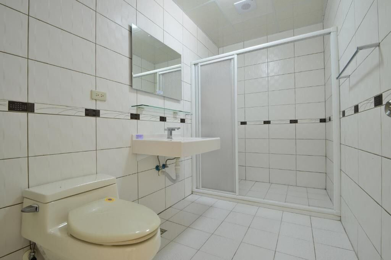 Bathroom 3, Swallow Home, Pingtung