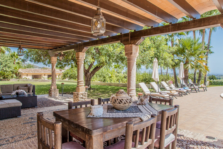 Food & Drinks, Cubo's Villa Dos Reyes, Málaga